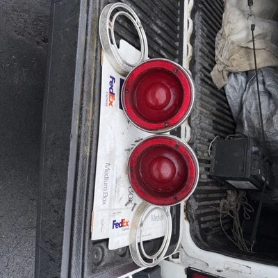 1960 - 61 福特猎鹰 2 FOMOCO FTRST 60 A 尾灯 — 第 1/4 张图片