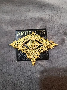 Goldfarbene Brosche Wirbel Diamantform Artefakte von Jonette Schmuck Vintage - Bild 1 von 9