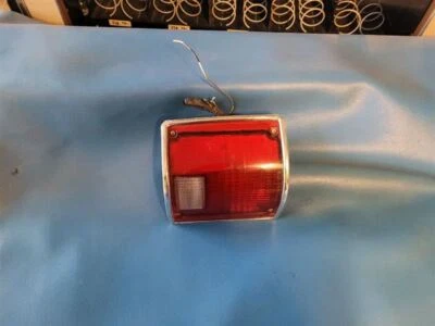 73-82 83 84 85 86 87 CHEVY 10 PICKUP L. LUZ TRASERA FLEETSIDE CON MOLDURA CROMADA Foto 1 de 4