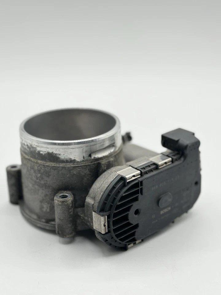 Porsche Cayenne S 2004 4,5 L motor V8 carrocería del acelerador probado  Foto 1 de 4