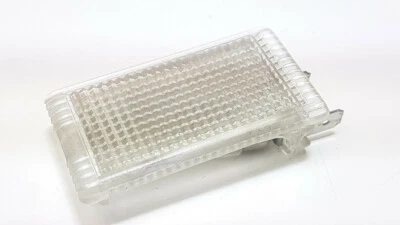 Audi A6, S6 (C5-4B) 1998 All Sonstige Innenraumbeleuchtung GUST19720 Foto 1 de 3