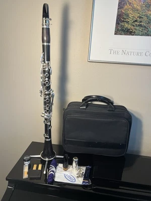 Leblanc Clarinet Eternite Very RARE HTF Bb W/ 2 Vandoren, Stand, + Extras! - Image 1 of 4