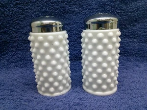 Fenton 3" Milchglas Salz & Pfefferstreuer - Bild 1 von 6
