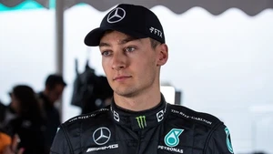 MERCEDES AMG PETRONAS F1 GEORGE RUSSELL MONSTER ENERGY DRINK CAP SCHWARZ MÜTZE, NEU! - Bild 1 von 8