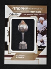 2022-23 O-Pee-Chee Trophy Winners Patch Relic Hart Memorial #P-66 Corey Perry