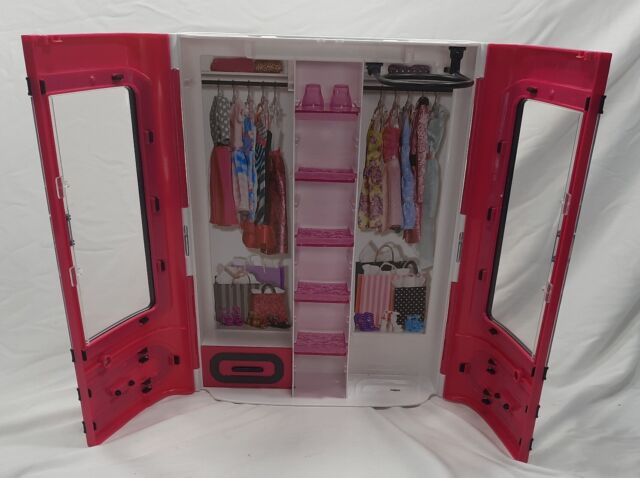 Guarda Roupa da Barbie Original, Completo, com Muitos Itens Extra, Ótimo  Estado!!!!!!!, Brinquedo Barbie Usado 91267545