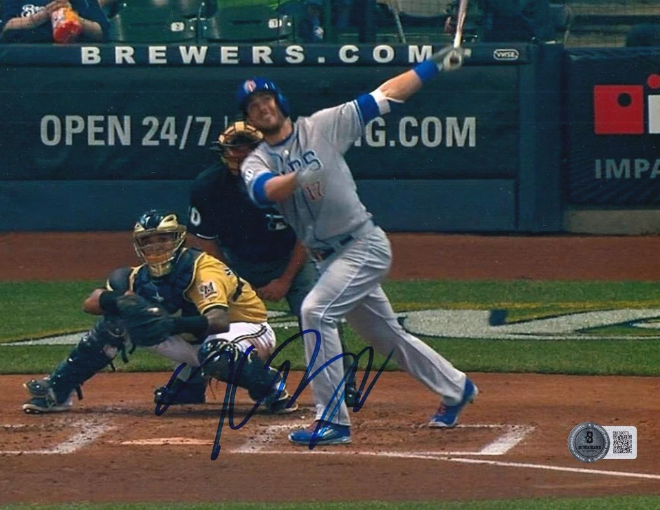 KRIS BRYANT signed (CHICAGO CUBS) Baseball 8x10 photo BECKETT BAS BM39073 - Image 1 of 1