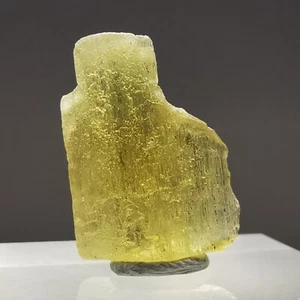 Berilo dorado 8,9 quilates GEMMY var. Heliodoro / Vietnam / Piedra preciosa de cristal en bruto - Imagen 1 de 10