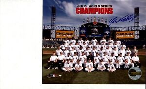 Juan Uribe Autographed 2005 Chicago White Sox Photofile 8x10 World Series Team
