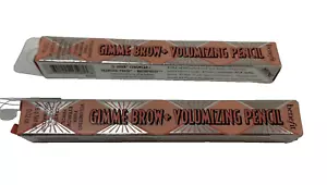 Lápiz voluminizador de cejas de fibra Benefit Gimme mini 0,02 oz marrón claro cálido # 3 BM2 - Imagen 1 de 6