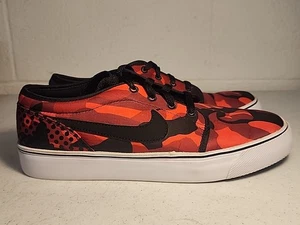 Nike Men's Toki Low Top Sneakers Red Camo Size 8 - Picture 1 of 6