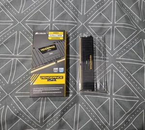 Corsair Vengeance 16GB @ 2400MHz (1 x 16GB) (DDR4-2400) SODIMM Memory Module - Picture 1 of 2