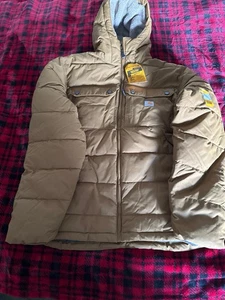 Chaqueta aislante Montana con capucha holgada para hombre Carhartt en marrón - Imagen 1 de 1
