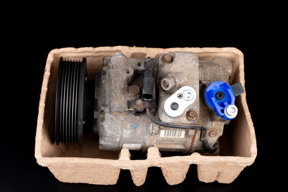 Оригинальный компрессор кондиционера VW Touareg/Q7 VR6 2003-2018 (7L6-820-803-P) - Изображение 1 из 4