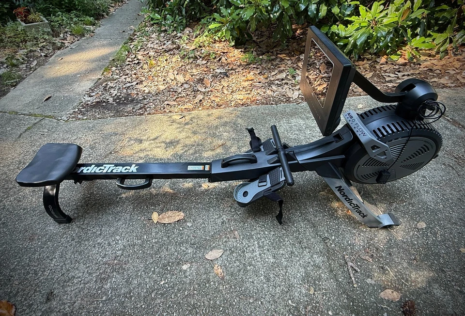 Máquina de remo RW600 Nordic Track Foto 1 de 4