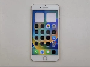 Unlocked iPhone 8 Plus - Photo 1 sur 3