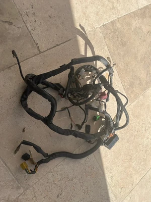 GSXR 750 w Faisceau électrique 1992 à 1995 en très bon état - Photo 1/4