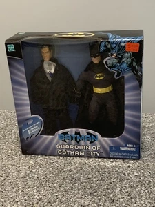 Batman-HASBRO- Bruce Wayne by Day Guardian of Gotham City Hasbro 2002 -NEW - Picture 1 of 3