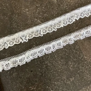 Vintage weiß Rüschen Spitzenborte 7 Yards insgesamt Nähen Bastelbedarf - Bild 1 von 3