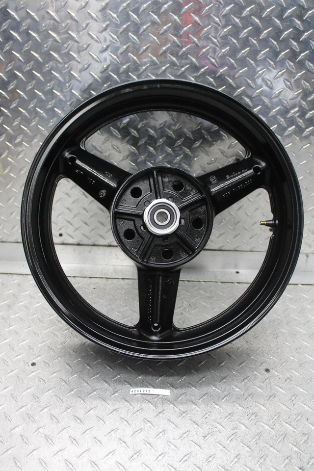 Llanta trasera Suzuki GW250F 2015 64111-48H00-YGA Foto 1 de 4