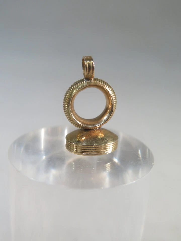 ANCIEN JOLI PETIT CACHET SCEAU PENDENTIF BRELOQUE OR PIERRE DE LUNE CHARLES X  - Photo 1/1