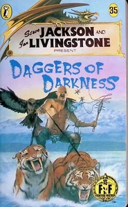 Fighting Fantasy 35 - Daggers of Darkness - 1./1. Ed (Bronze Dragon)  - B+/A-/B+ - Foto 1 di 8