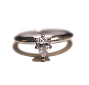 GIA certified 14k white gold .61ct marquise diamond solitaire engagement ring - Imagen 1 de 10