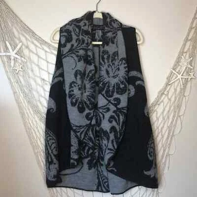 Chaleco Cuello Chal Negro y Gris Tejido Alpaca y Lana Bebé CONEXIÓN PERUANA M/L Foto 1 de 4