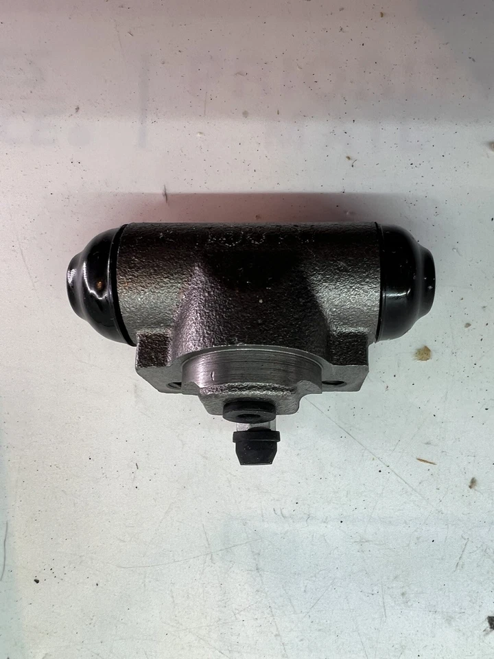 Задний цилиндр барабанного тормоза ACDelco профессиональный/золотой 18E1323 19175852 - Изображение 1 из 3