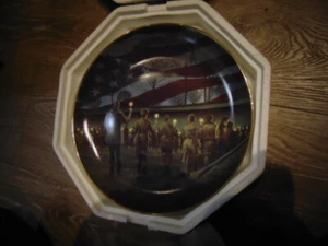 The Vietnam Veterans Memorial Franklin Mint Collector Plate CANDLELIGHT MEMORIAL - Picture 1 of 2