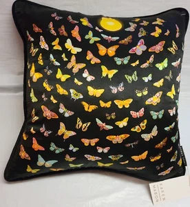 "Almohada mariposa Karen Mabon 16,5"" decoración de lanzamiento como una polilla a una llama" - Imagen 1 de 12