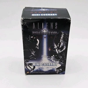 Hot Toys Alien Vs Predator AVP Requiem Mini Cosbaby Ancient Predator Mini Figure - Foto 1 di 9