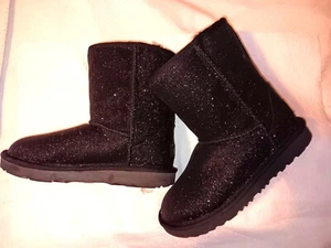 Brand New UGG Kids Classic Short II Black Glitter Boots 1098491K Size 13 - Picture 1 of 2