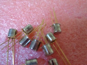BC109 (X5 PARTS) STM, MOTOROLA TRANSISTORS TO-18 WITH GOLD LEADS, FUZZ PEDAL - Picture 1 of 2