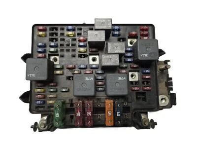 GM GMC CHEVY 4.8L 5.3L 00 01 02 SIERRA SILVERADO Engine Fuse Box OEM 15328806 - Image 1 of 4