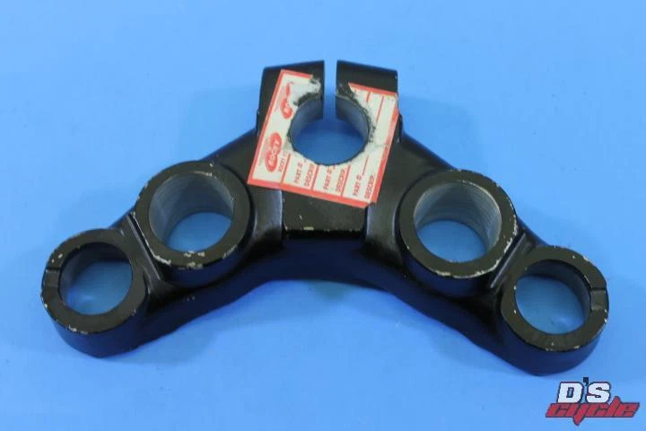 NOS YAMAHA 1970-1971 XS1 1972 XS2 MANGO CORONA PARTE# 256-23435-01-98 Foto 1 de 1