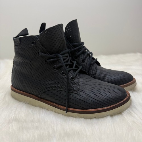 Vans Stivali chukka stringati in pelle traforata casual colore nero