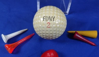 ANTIGUA PELOTA DE GOLF VINTAGE NY FIRE DEPART. SOMBRERO DE FUEGO 4 CAMISETAS DE GOLF VINTAGE EXHIBICIÓN Foto 1 de 4