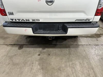 CUBIERTA PARACHOQUES TRASERO NISSAN TITAN XD 16-19 BLANCO PERLA QAB Foto 1 de 4