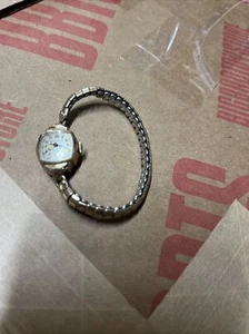 Orologio Donna Vintage Bulova 10K Laminato Meccanico FUNZIONA BENISSIMO - Foto 1 di 3