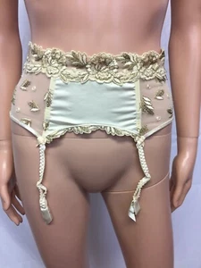 Lise Charmel Women's Garter Belt Size M Color White New !! - Picture 1 of 8
