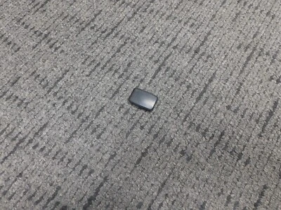 Cubierta de perno de luz trasera Fiero 1984-1988 Foto 1 de 2