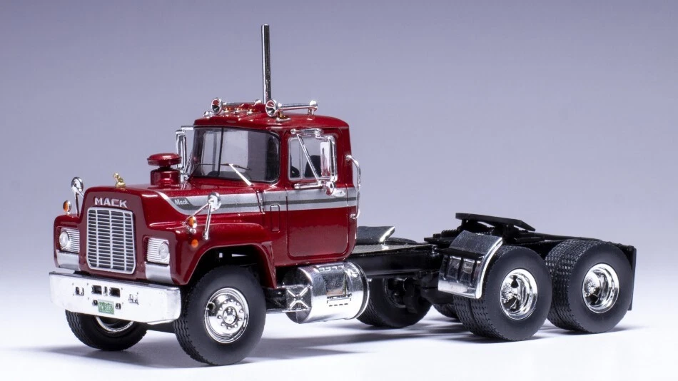 MACK R-SERIES 1966 RED 1:43 - Immagine 1 di 1