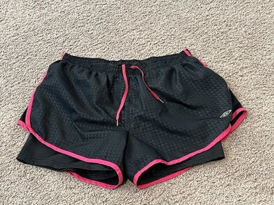 Pantalones cortos deportivos para mujer con forro de compresión incorporado, negro/rosa talla grande Foto 1 de 4