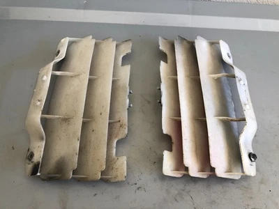 Yamaha YZ250F 2006 OEM protector de radiador protector persiana juego de ventilación 056 Foto 1 de 4