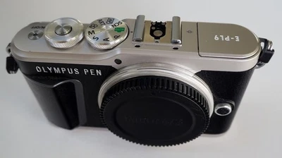 Cámara digital Olympus PEN E-PL9 sin espejo micro cuatro tercios con extras Foto 1 de 4