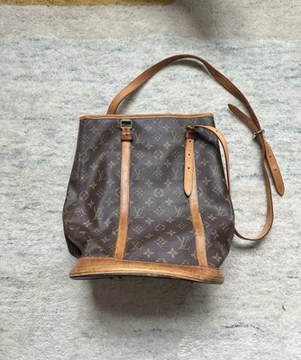 READ Vintage Louis Vuitton Bucket Bag Monogram Logo Purse GM? - Image 1 of 4