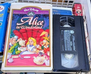 Walt Disney Alice in Wonderland VHS Masterpiece Collection 1997 Clamshell - Picture 1 of 4
