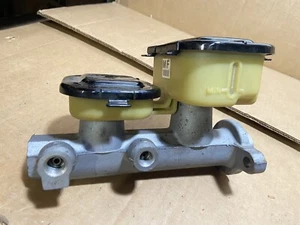 GM 18030755 18M513 Master Cylinder - 90-1993 Astro Safari 4 Wheel ABS - 18012985 - Picture 1 of 11