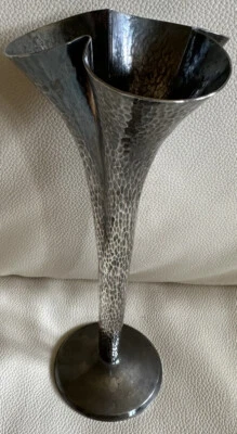 Bohrmann F. Reinarz wohl Art Deco od. Jugendstil Vase Metall Hammerschlag - Bild 1 von 4